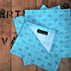 A set of blue napkins.