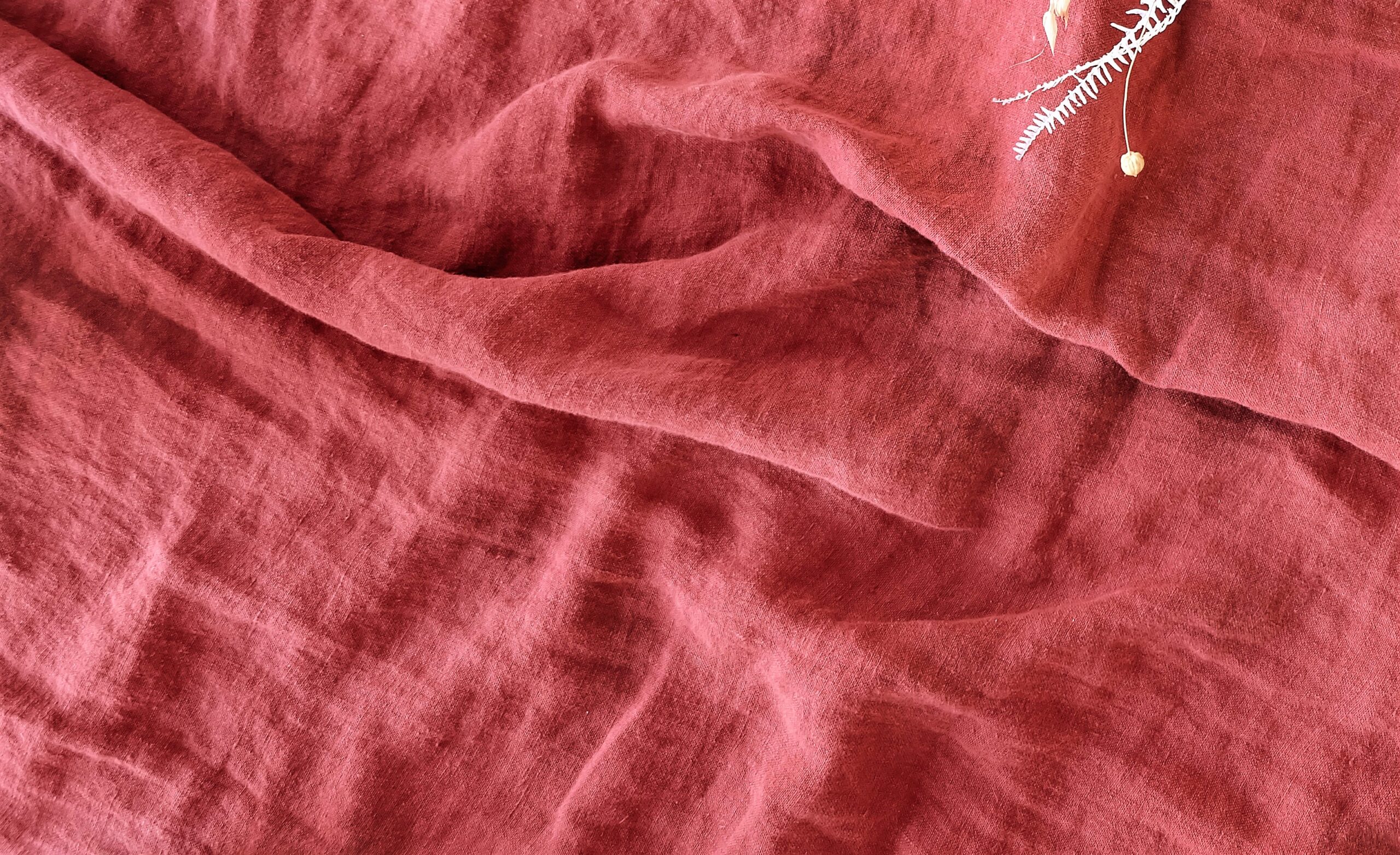 Fushia fiber of a linen towel.